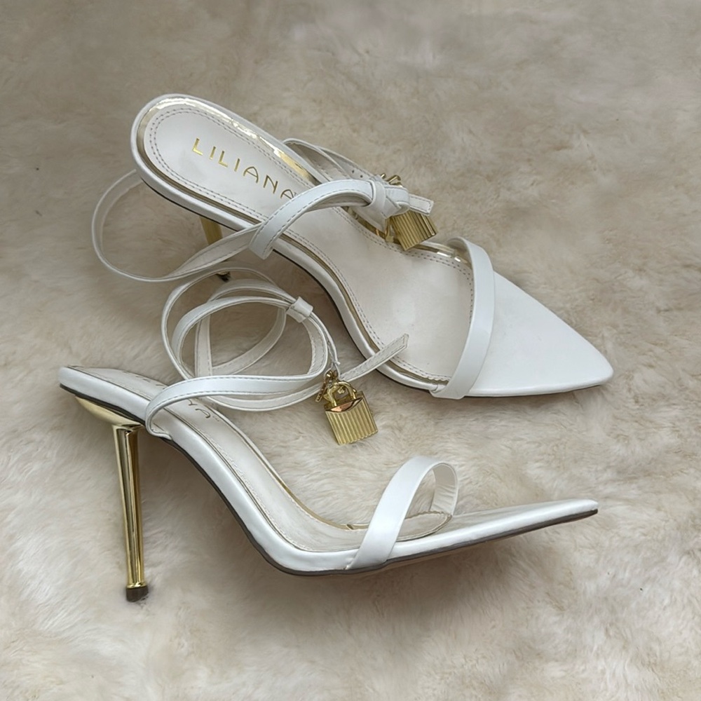 Liliana Elegant White Sandals with Gold Accents 8.5